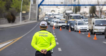 İstanbullular dikkat: Emniyet Müdürlüğü açıkladı! O yollar bugün trafiğe kapatılacak