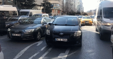 İstanbul’un Orta Yerinde Bıçaklı Trafik Kavgası: 1 Yaralı