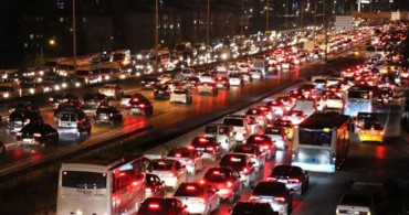 İstanbul'un Trafik Çilesi Bitmiyor, Yeni Haftanın İlk Günü Trafik Yoğunluğu Yüzde 57 Olarak Açıklandı!