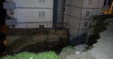 İzmir Narlıdere'de Korku Dolu Anlar: İstinat Duvarı Çöktü! 88 Daire Boşaltıldı