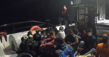 İzmir ve Aydın'da Yunanistan Unsurlarınca Türk Kara Sularına İtilen 128 Sığınmacı Kurtarıldı