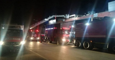 İzmir'de 2 Alüminyum İmalathanesinde Korkutan Yangın