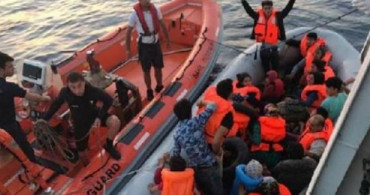 İzmir'de 79 Düzensiz Göçmen Yakalandı