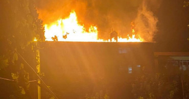 İzmir'de dün gece bir okulun çatısında yangın çıktı! İtfaiye ekipleri seferber oldu!