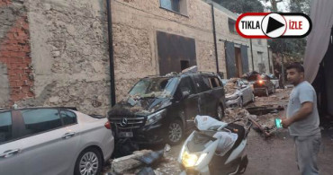 İzmir’de Duvar Çöktü: 5 Araç Altında Kaldı