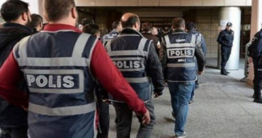İzmir'de FETÖ Operasyonu: 21 Gözaltı
