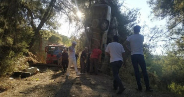 İzmir'de Minibüs Devrildi; 8 Ölü, 11 Yaralı