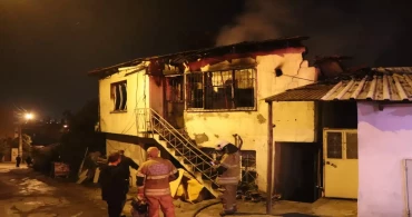 İzmir'de panik: Şarj aletinden çıkan yangın evi küle çevirdi