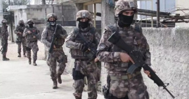 İzmir'de Terör Örgütü YPG'nin Sözde Sözde Komutanı Yakalandı