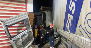 İzmir'de trafik kazası can aldı: 2 kişi hayatını kaybetti