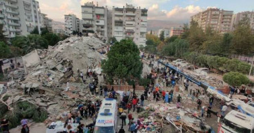 İzmir'de Uzun Gece! 277 Artçı Deprem Meydana Geldi