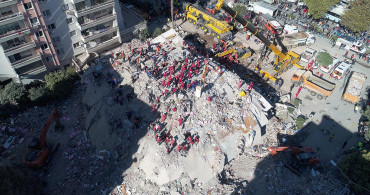 İzmir'de yaşanan deprem felaketinde 36 kişiye mezar olan apartmanın tadilatını yapan firma sahibi konuştu!