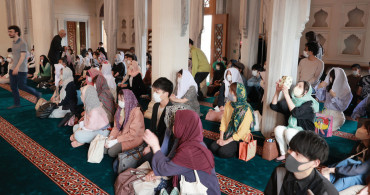 Japonya'nın başkentindeki camii, Müslümanların ardından Japon halkının da ilgi odağında!