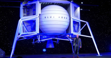 Jeff Bezos, Ay'a Gidecek Aracı Tanıttı