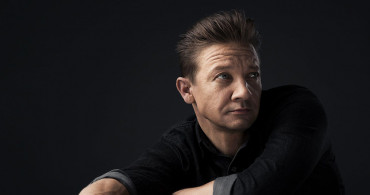 Kar küreme aracının altında kalmıştı: Jeremy Renner'dan sevindiren ilk fotoğraf geldi