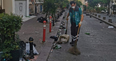 Kadıköy'den Sonra Cihangir Sokakları da Çöplüğe Döndü