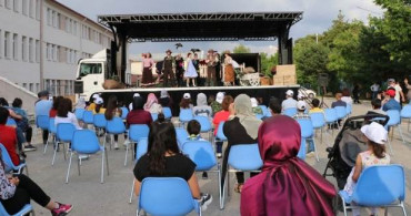 Kamyon Tiyatrosu İlk Turnesini Erzincan’da Yaptı