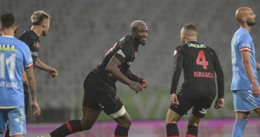 Karagümrük evinde nefes aldı: Antalyaspor'u 4 golle geçti