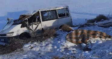 Karaman’da Korkunç Kaza! İşçileri Taşıyan Servis Aracı Devrildi: Ölü ve Yaralılar Var