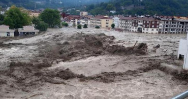 Kastamonu Belediye Başkanı sel bölgesindeki yaşanan son durum hakkında açıklamada bulundu!