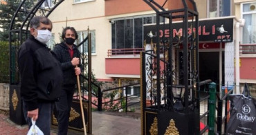 Kayseri'de Bir Kadın Elindeki Maddeyi Apartmanın Her Yerine Sürdü