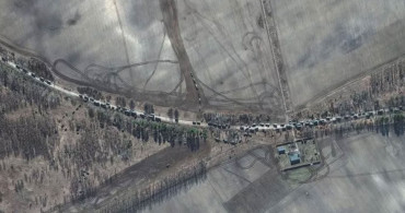 Kiev'e ilerleyen Rus konvoyu uydudan görüntülendi! Tam 64 KM uzunluğunda...