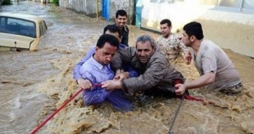 Kızılay'dan Sel Felaketinin Vurduğu İran'a Yardım Eli