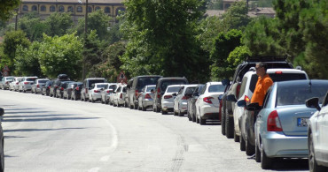 Kurban Bayramı Öncesi Trafik Hareketliliği Başladı! Araçlar Uzun Kuyruklar Oluşturdu