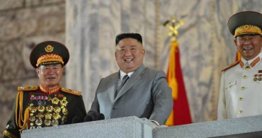 Kuzey Kore Lideri Kim'den Füze Töreni
