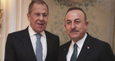 Lavrov ile Çavuşoğlu arasındaki tarihi görüşme gerçekleşti! İkiliden sıcak temaslar ve kritik açıklamalar!