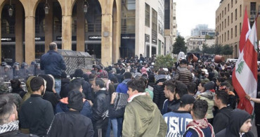 Lübnanlılardan Ekonomik Kriz Protestoları Sürüyor