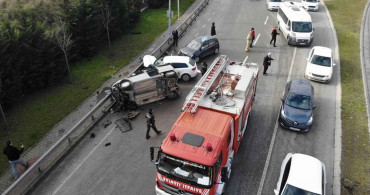 Maltepe'de aşırı hız kazayla sonuçlandı! Olay yeri savaş alanına döndü: 4 aracın karıştığı kazada 5 kişi yaralandı