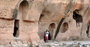 Mardin'deki Dara Antik Kenti’ne Ziyaretçi İlgisi