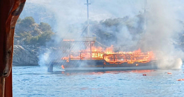 Marmaris açıklarında gezi teknesi alev aldı: 14 kişi yaralandı