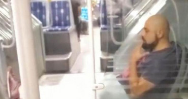 Maskesiz Yolcu, Metrobüste Ayaklarını Uzatıp Sigara İçti