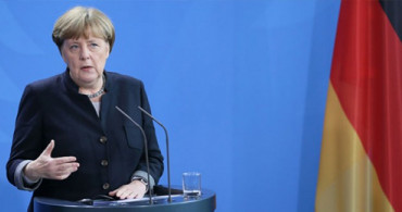 Merkel'den Avrupa'ya Yükselen Aşırı Sağa Karşı Uyarı 