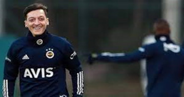 Mesut Özil Fenerbahçe Trabzon derbisinde oynayacak mı? Mesut Özil için FB - TS derbi kararı