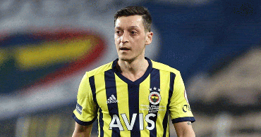 Mesut Özil'den Sağlık Durumu İle İlgili Açıklama