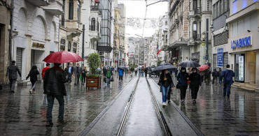 Meteoroloji saat vererek uyardı: Türkiye sağanak yağış ve kara teslim olacak