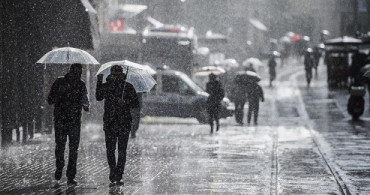 Meteoroloji'den İstanbul Uyarısı! Gök Gürültülü Sağanak Yağış Geliyor