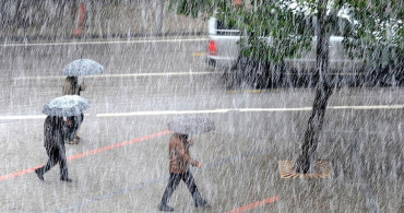 Meteoroloji’den kuvvetli yağış uyarısı: İstanbullular dışarı çıkarken dikkat etmeli