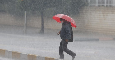 Meteoroloji'den Son Dakika Uyarısı: İstanbul dahil 60 ile sağanak yağmur geliyor!