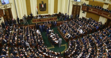 Mısır Parlamentosu Anayasa Değişikliklerini Onayladı