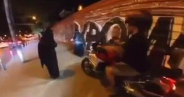 Motorsikletini çarşaflı kadınların üzerine sürdü: Onların ülkemde olması suç