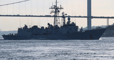 NATO'ya Bağlı Alman Savaş Gemisi Çanakkale Boğaz'ında