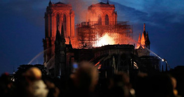 Notre Dame Katedrali'nin Kısa Devre Yüzünden Yandığı İddia Edildi