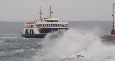Olumsuz hava koşulları ulaşıma engel oldu: İstanbul ve İzmir’de çok sayıda vapur seferi iptal edildi