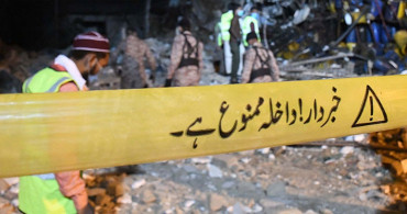 Pakistan'da Bomba Patladı! 5 Ölü, 2 Yaralı