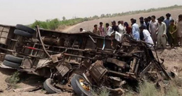 Pakistan'da Otobüs Kazası: 11 Ölü
