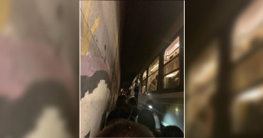 Paris'te trenin aksaması sonucu yolcular tünelde mahsur kaldı!